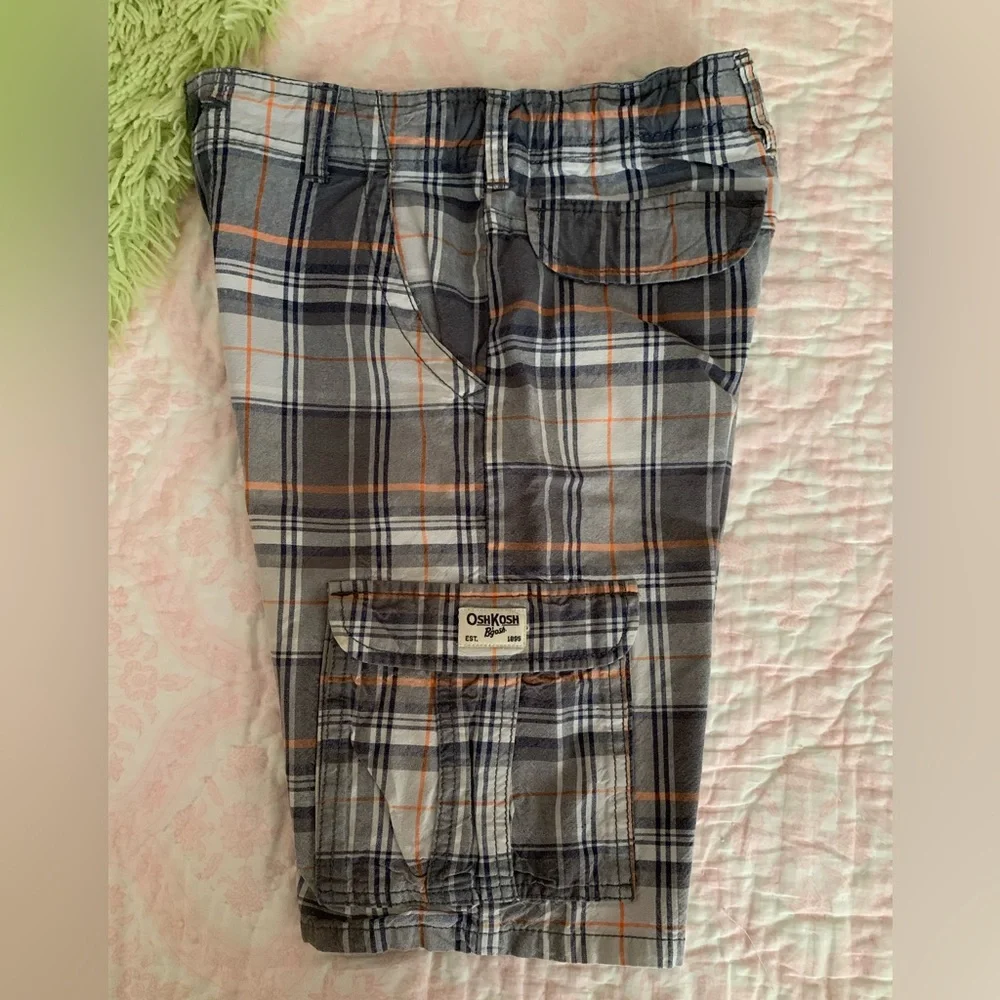 OshKosh B'Gosh Shorts Boy 7X Gray Blue Plaid Cargo Flat Front Pockets Adjustable
